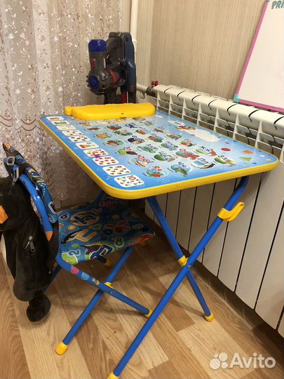 Детский столик и стульчик