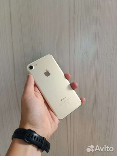 Телефон iPhone 7 32gb идеал