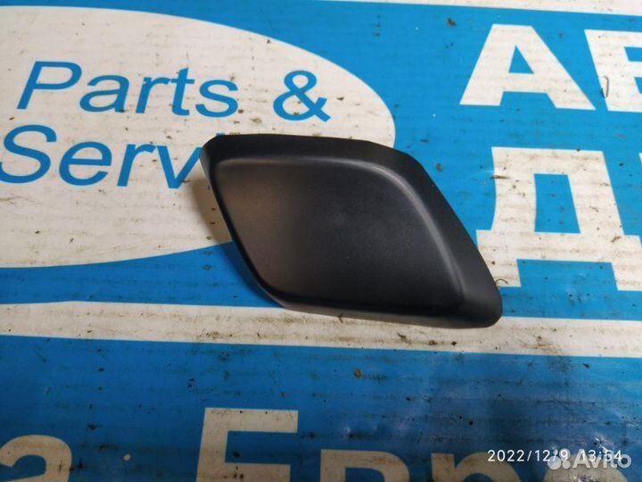 Крышка фароомывателя правая Gr. Cherokee WK2 10-13