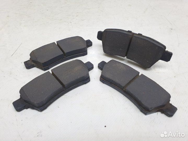 Тормозные колодки заднее Nissan Pathfinder R51 4.0
