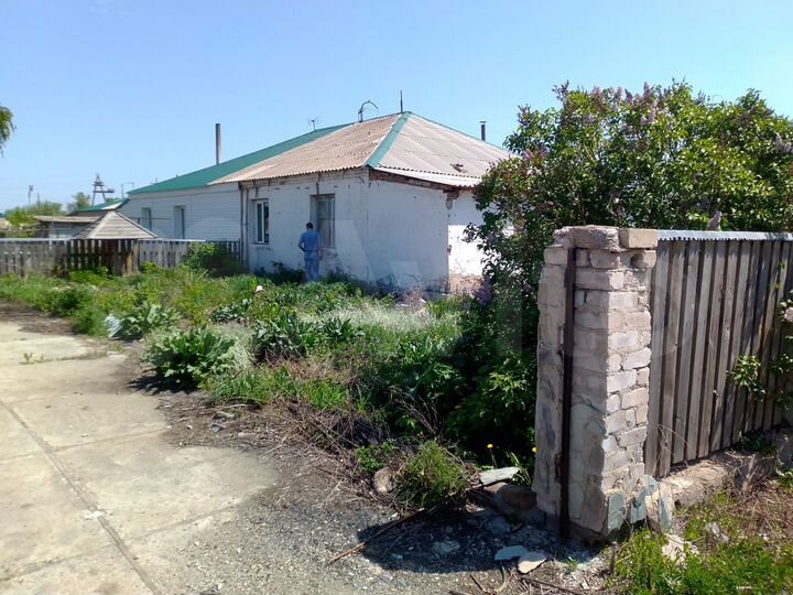 4-к. квартира, 80 м², 1/1 эт.