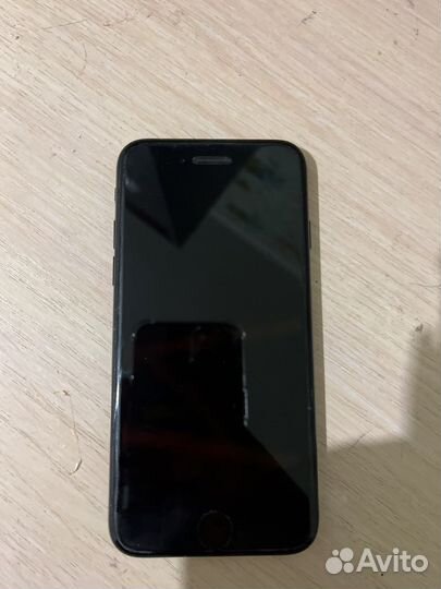 Телефон iPhone 7 64 гб
