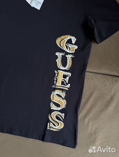 Новая оригинальная футболка от бренда guess