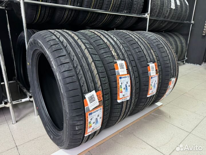 Tracmax X-Privilo TX3 205/40 R17 108