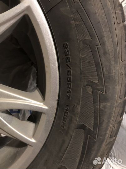 Goodyear UltraGrip 8 Performance 235/65 R17