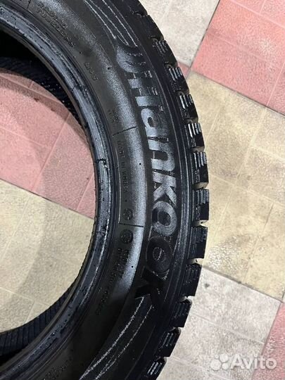 Hankook Winter I'Cept IZ2 205/60 R16 и 205/60 R16 92T