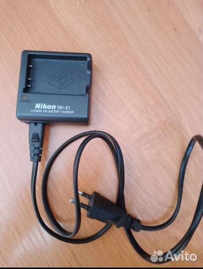 Блоки питания (сетевые адаптеры) разные