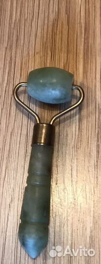 Нефритовый массажер ролик для лица