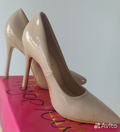 Туфли женские 37 размер бежевые кожзам