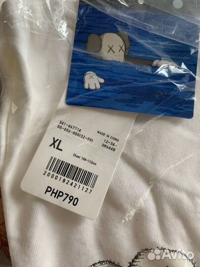 Kaws x Uniqlo UT Short Sleeve Graphic XL размер