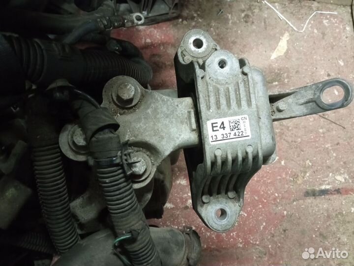 Опора двигателя левая Opel Astra J 1.4