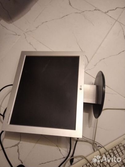Монитор LG 17