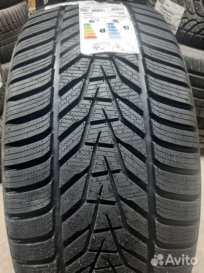 Hankook Winter I'Cept Evo 3 W330A 285/45 R21 113W