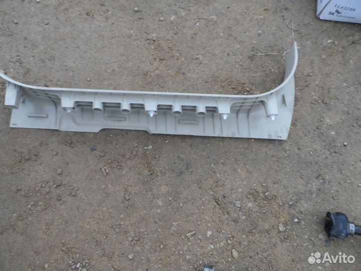 Накладка порога внутренняя правая Infiniti QX70