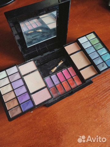 Палетка косметики для лица от Летуаль