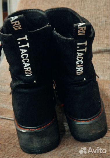 Фирменные замшевые ботинки