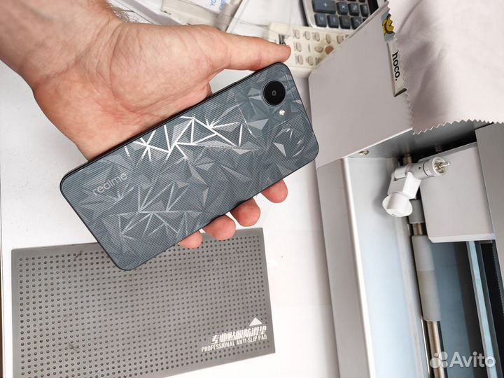 Наклейка гидрогелевой пленки на смартфон 360