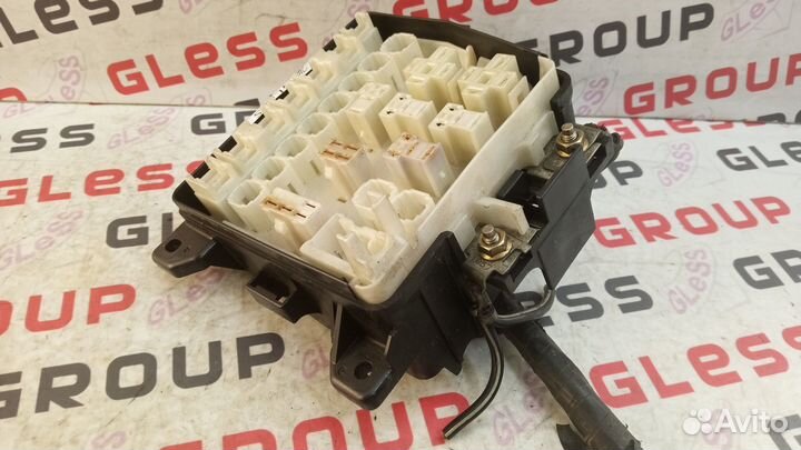 Блок предохранителей BJ корпус б/у Familia