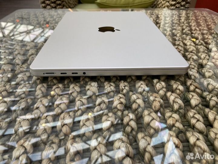 Macbook pro 14 m1 pro 16 512