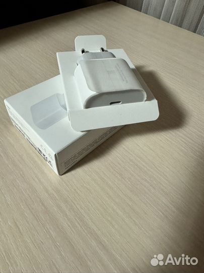 Блок быстрой зарядки iPhone