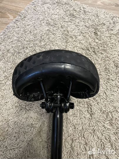 Седло на bmx но пойдет и на обычный велосипед