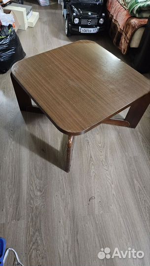 Журнальный столик