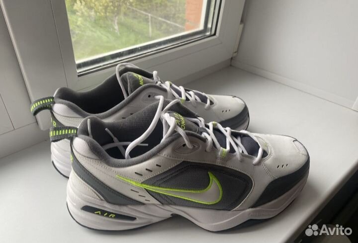 Кроссовки Nike Air Monarch V