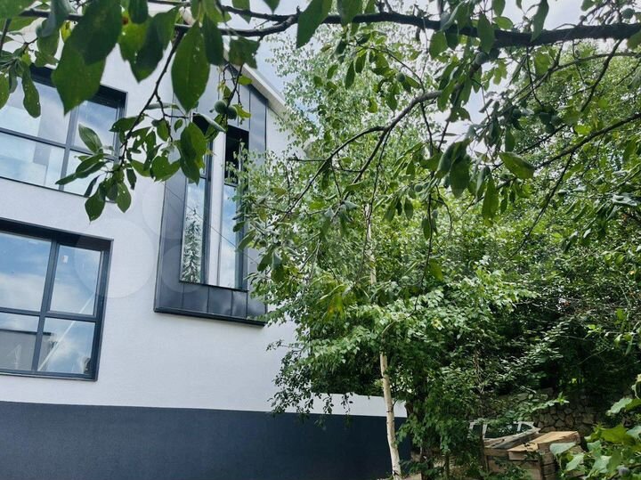 Дом 220 м² на участке 3 сот.