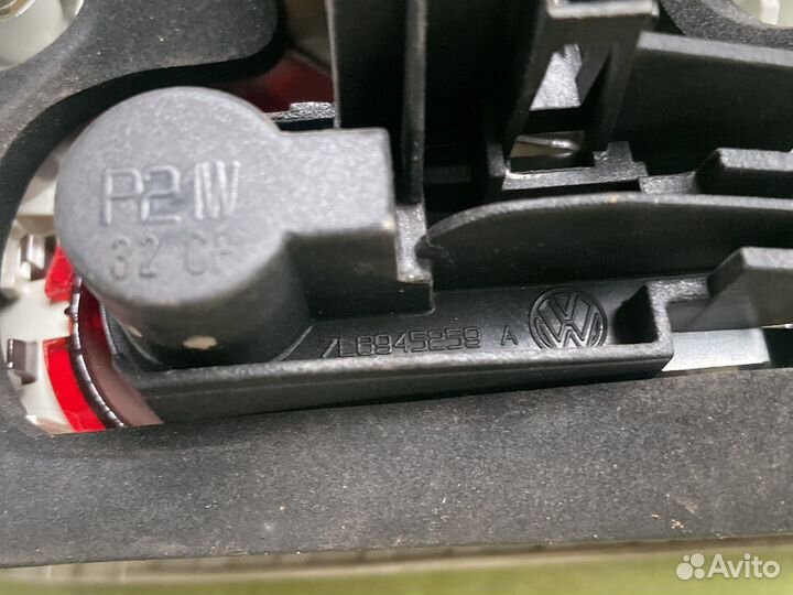 Фара задняя внутренняя левая Volkswagen Touareg