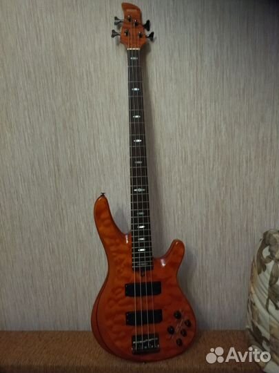 Бас гитара 4 струны, yamaha trb 1004