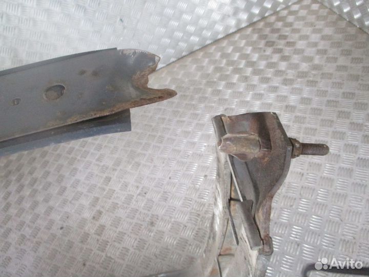 Кронштейн топливного бака DAF 1659143