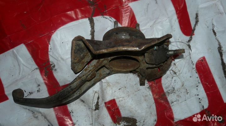 Кулак поворотный задний левый Hyundai Sonata 5 (NF