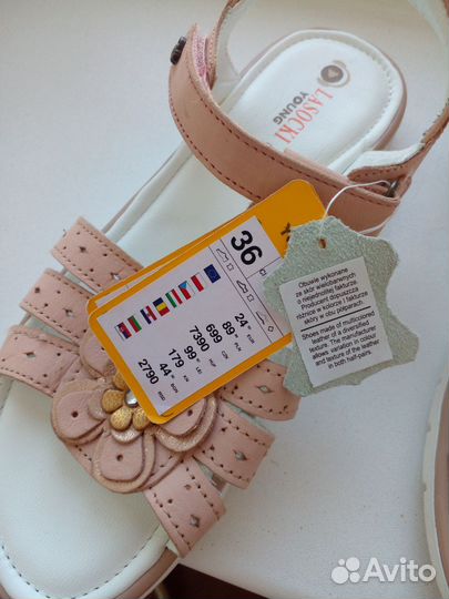 Босоножки для девочки 35 размер новые