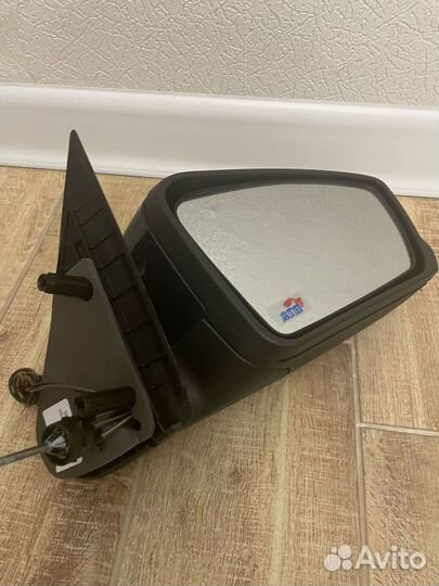 Зеркало заднего вида