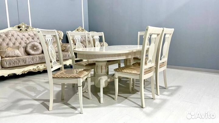 Стол и стулья новые