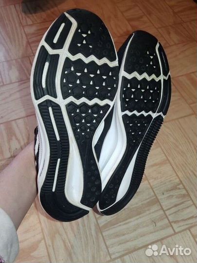 Кроссовки Nike 38,5