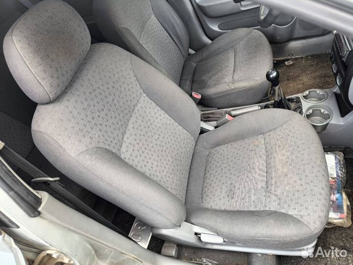 Сиденье салон Kia Rio 1 рестайлинг