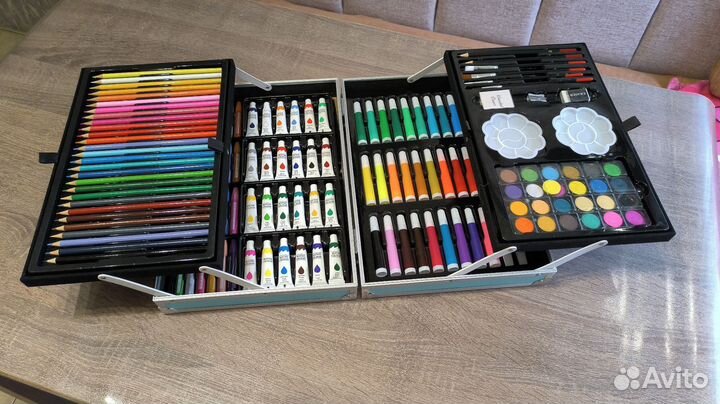 Набор юного художника 136предметов