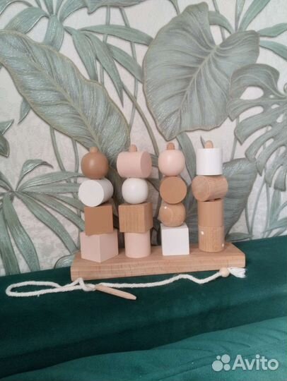 Деревянный сортер со шнуровкой