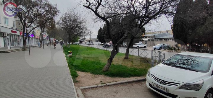 Торговое помещение в густонаселенном районе, до 30