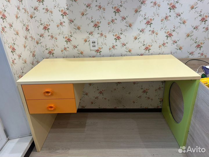 Стол для учебы