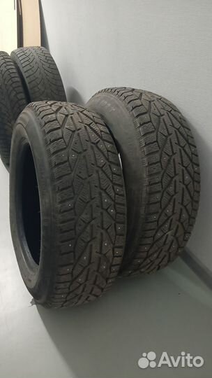 Formula Winter 215/65 R16