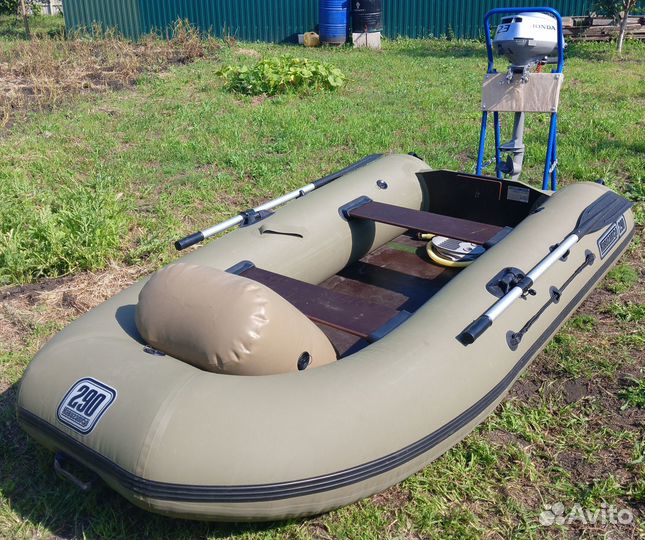Лодка с мотором