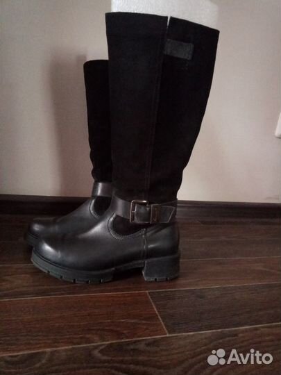 Продаются сапоги