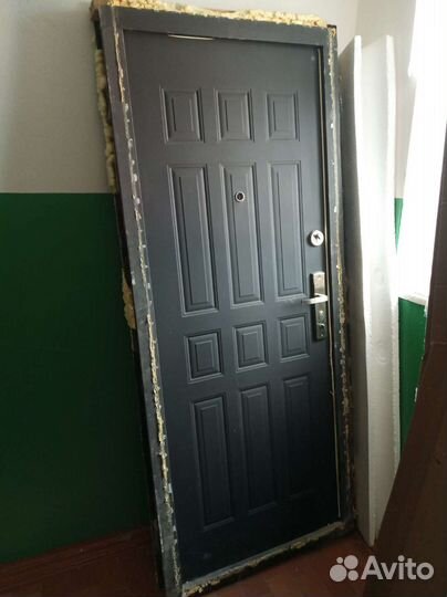 Дверь входная металлическая бу