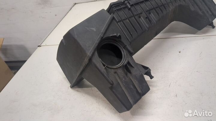 Корпус воздушного фильтра Mercedes C W203, 2002