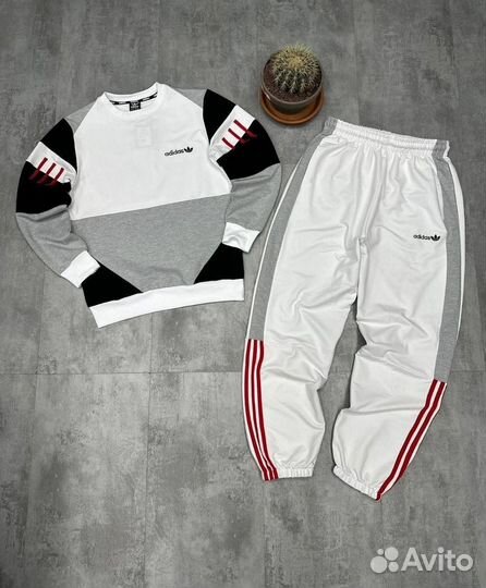 Спортивный костюм Adidas