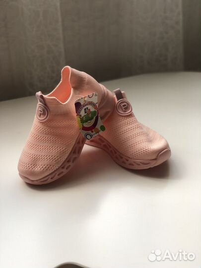 Кроссовки детские