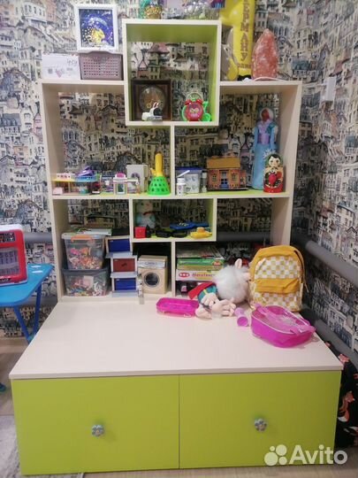 Детская кровать, полка, ящик для игрушек