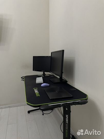 Игровой стол gamemax RGB